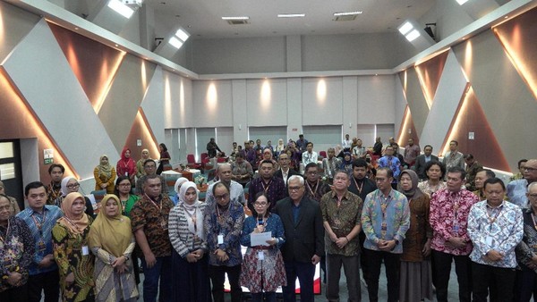 pernyataan-sikap-badan-kerja-sama-bks-dekan-fakultas-hukum-perguruan-tinggi-negeri-ptn-se-indonesia-keluarkan-pernyataan-sikap-1756887465597_169