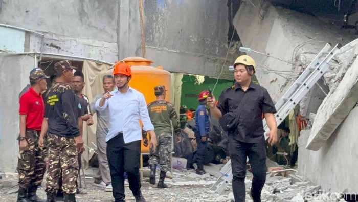 wagub-jatim-emil-dardak-datangi-ponpes-al-khoziny-sidoarjo-yang-ambruk-1759141255914_169