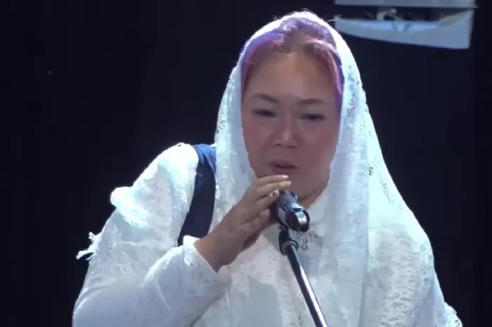 Inayah-Wahid-saat-diHaul-Gus-Dur-ke-15-1173770800